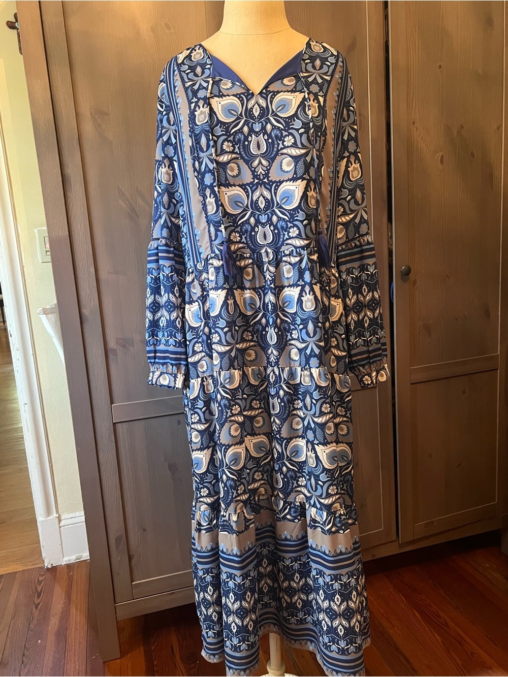 J. McLaughlin Blue and Cream Paisley Maxi Dress